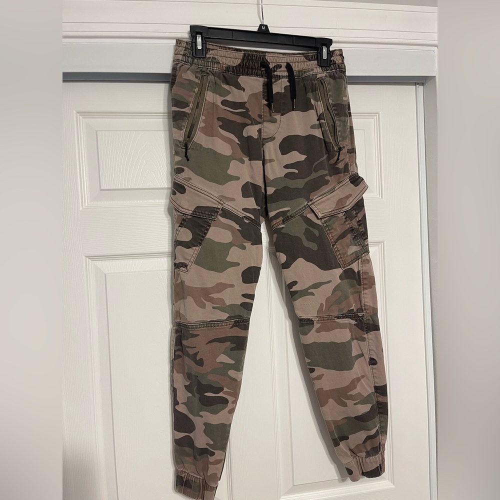 Skinny Camo Joggers.  Hollister XS
